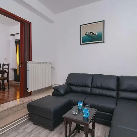 公寓 Three-bedroom In