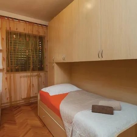 公寓 Three-bedroom In